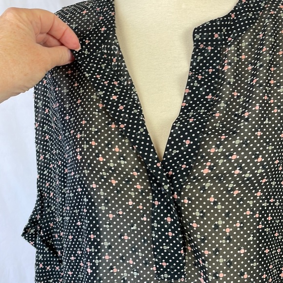CAbi Black Pink and Gray Textured Sheer V-Neck Short Sleeve Blouse - Size Small - Picture 3 of 12